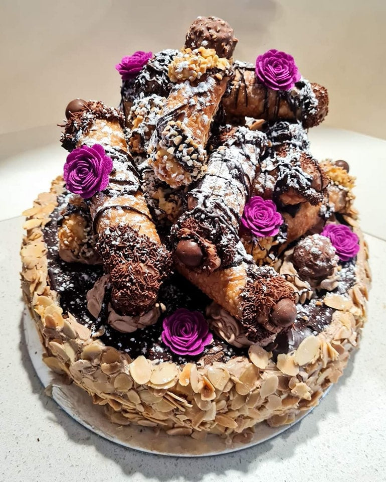 Cannoli Tower Cake