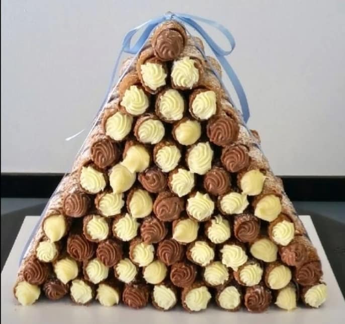 Wedding Cannoli Pyramid