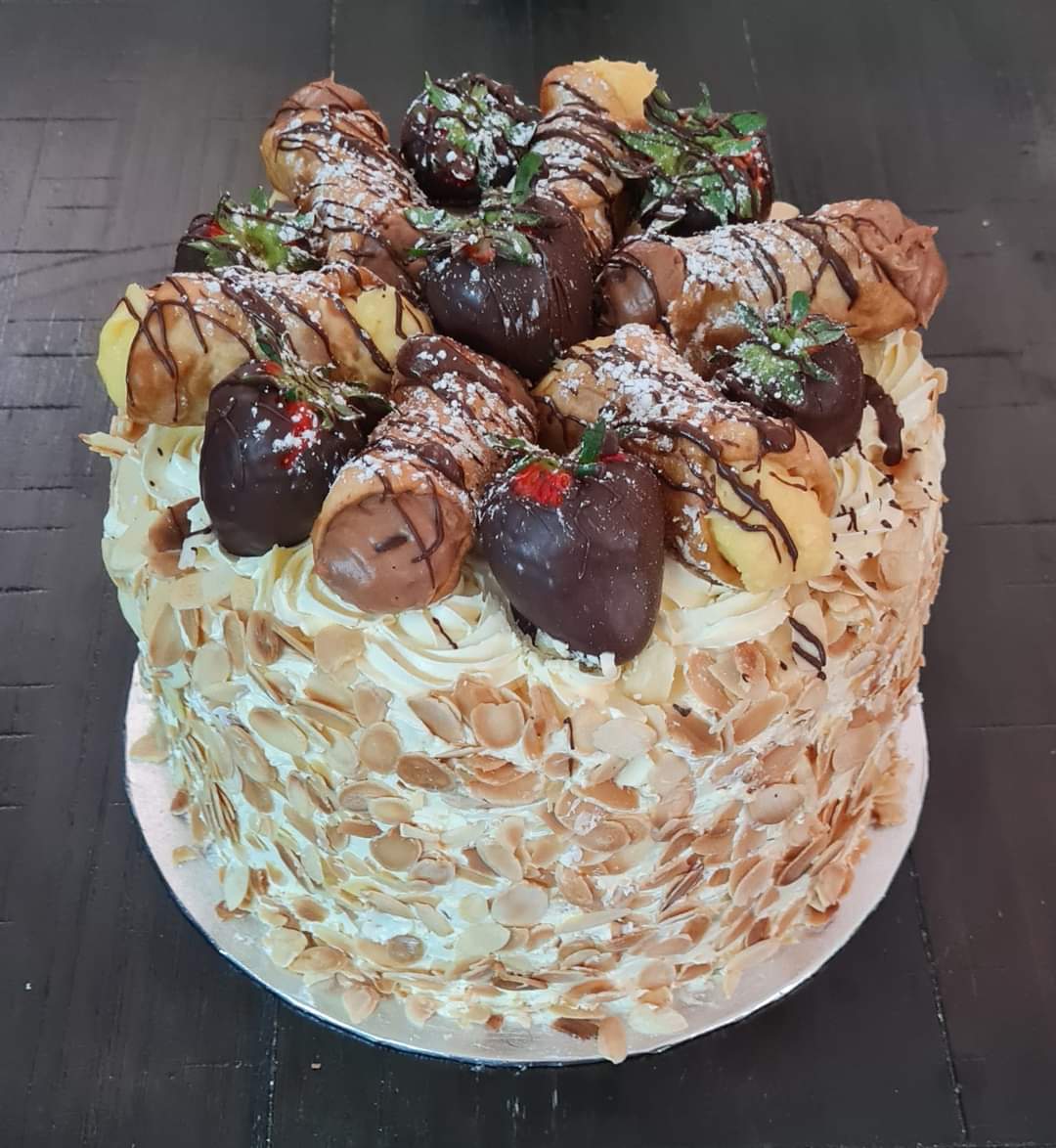 Cannoli Tower Cake